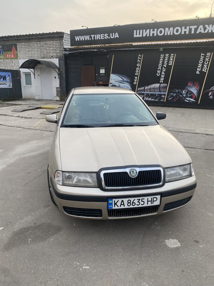 Skoda Octavia tour 1.6 газ/бензин