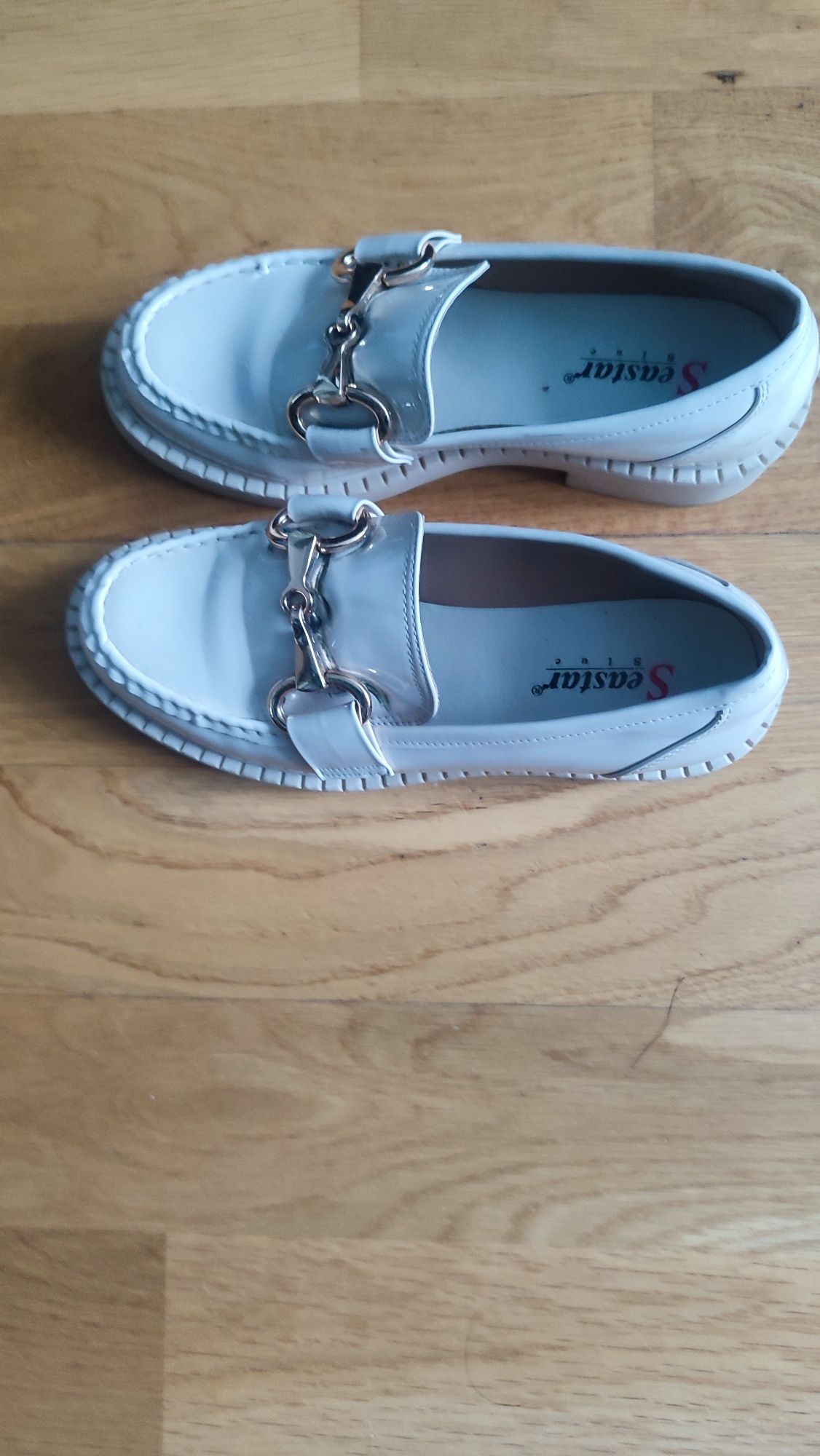 Buty damskie  jasny beż