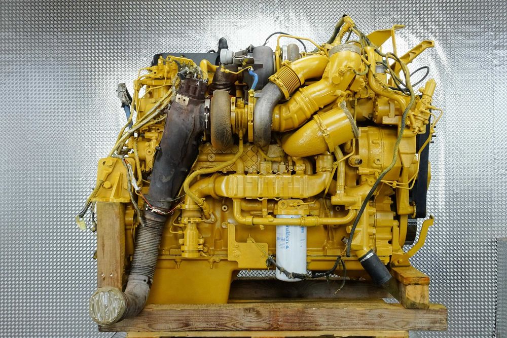 Remont silnika Caterpillar C15 do wozidła, kruszarki, ładowarki