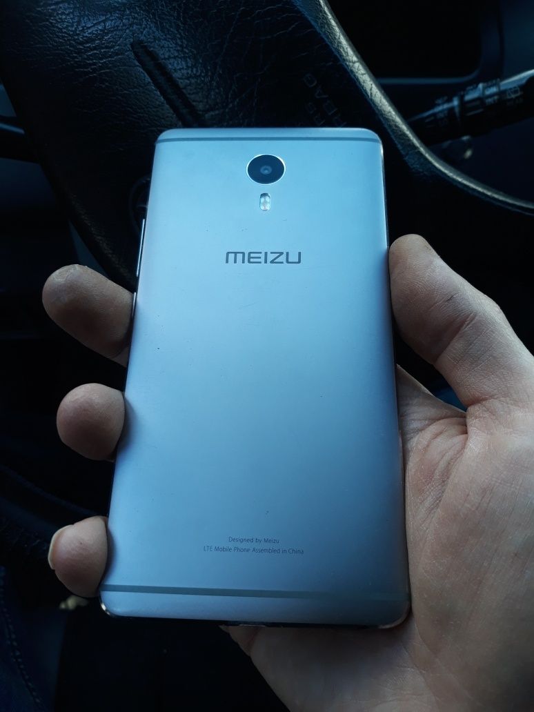 Продам смартфон Meizu M3 max