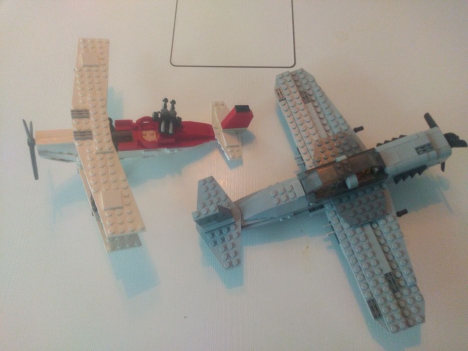 LEGO 7198 Indiana Jones Fighter Plane Attack 2 samoloty