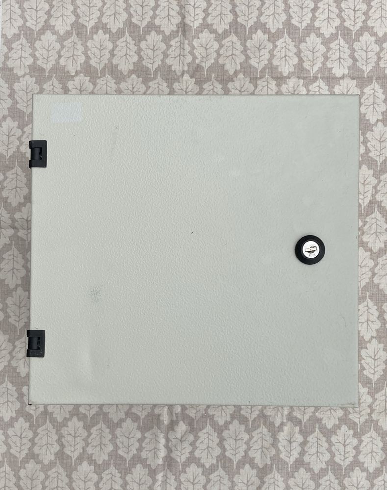 Szafka serwerowa instalacyjna,Patch panel RJ-45