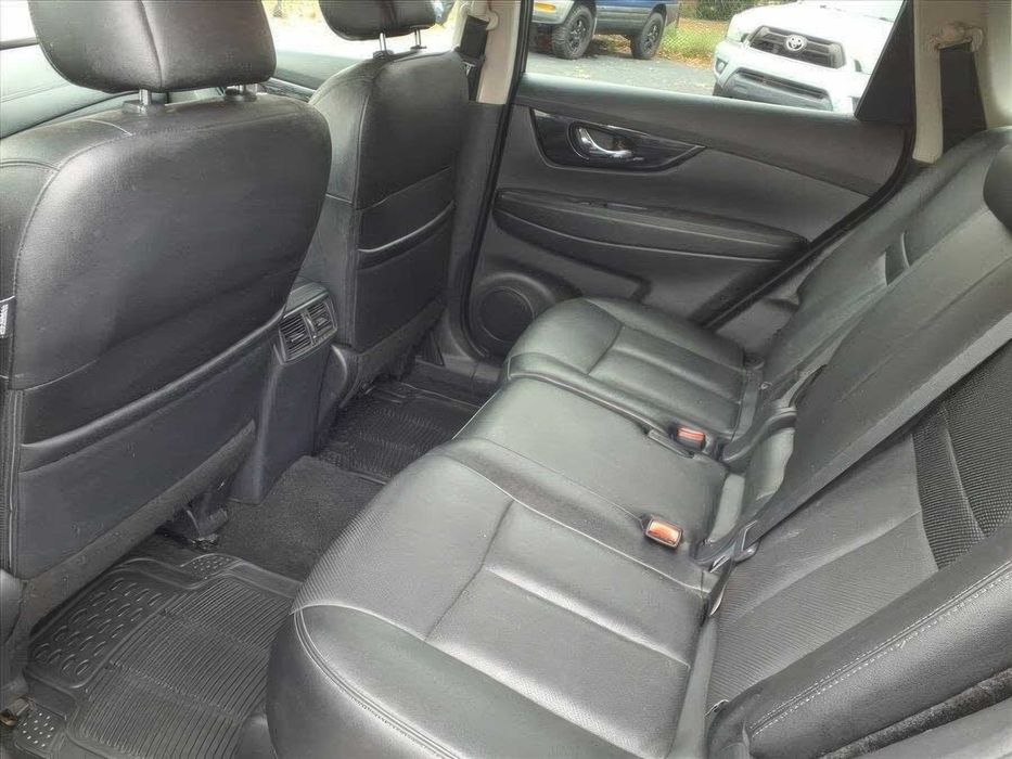 Nissan Rogue SL      2018