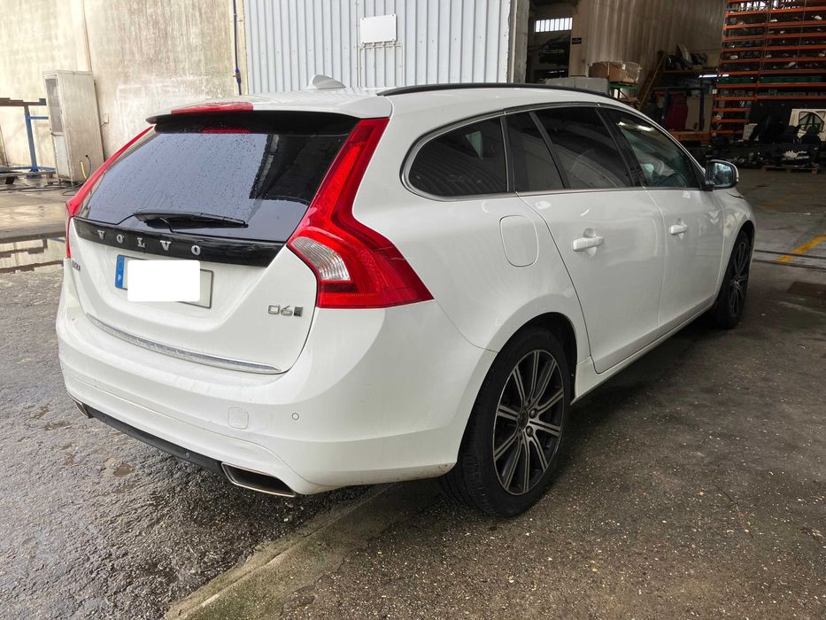 Salvado  Volvo V60 I D6 Hybrid AWD | 2017 | 163.614 Km