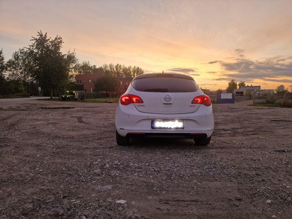 Opel Astra J 2010r