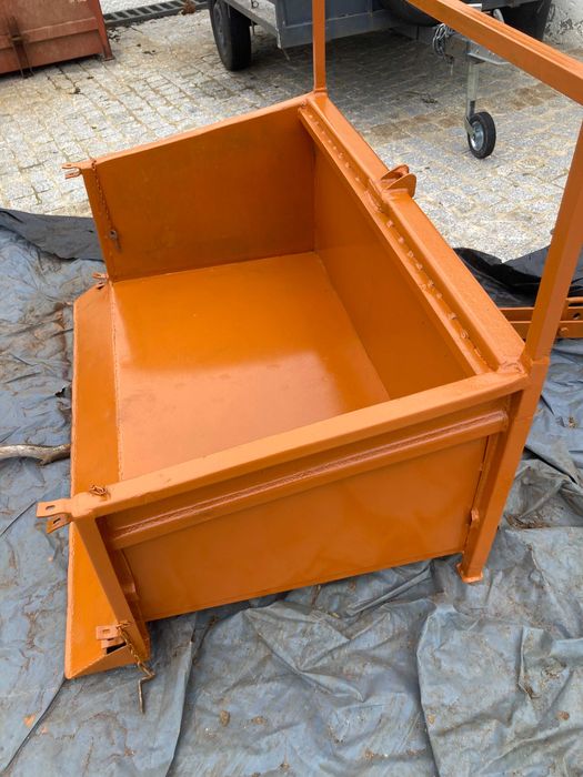 Concha de Carga para Trator – Renovada e Pronta a Usar