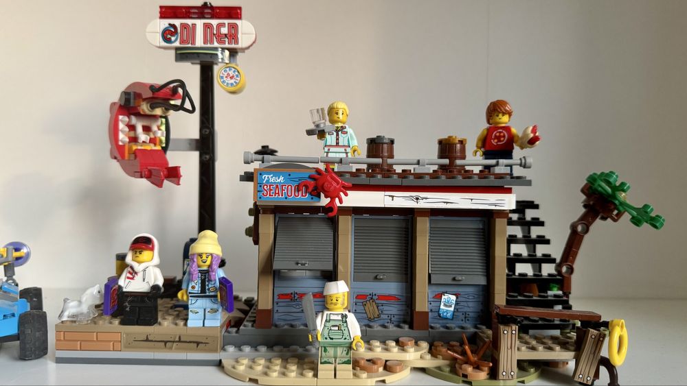 LEGO 70422 Hidden Side - Kłopoty w restauracji