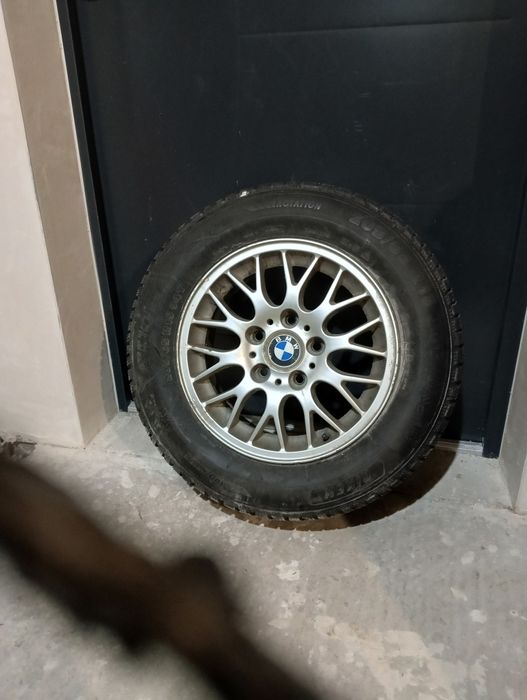 Opony zimowe z felgami