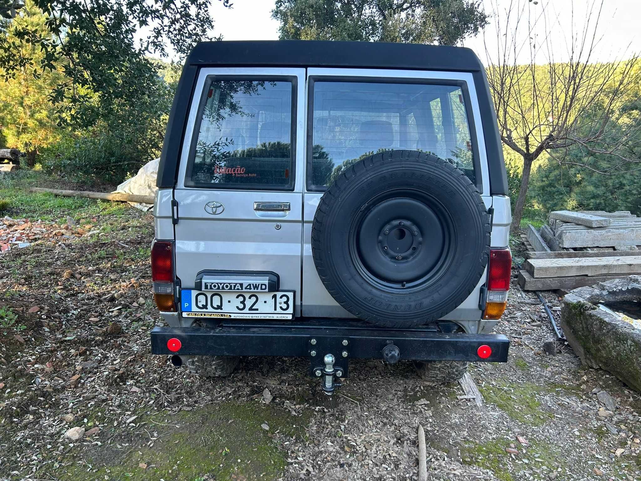 Toyota Land Cruiser Série 70 SWB (Hardtop)