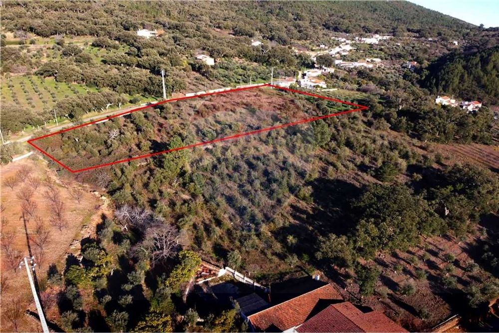 Terreno 7.750 m2 com licença de construção caducada