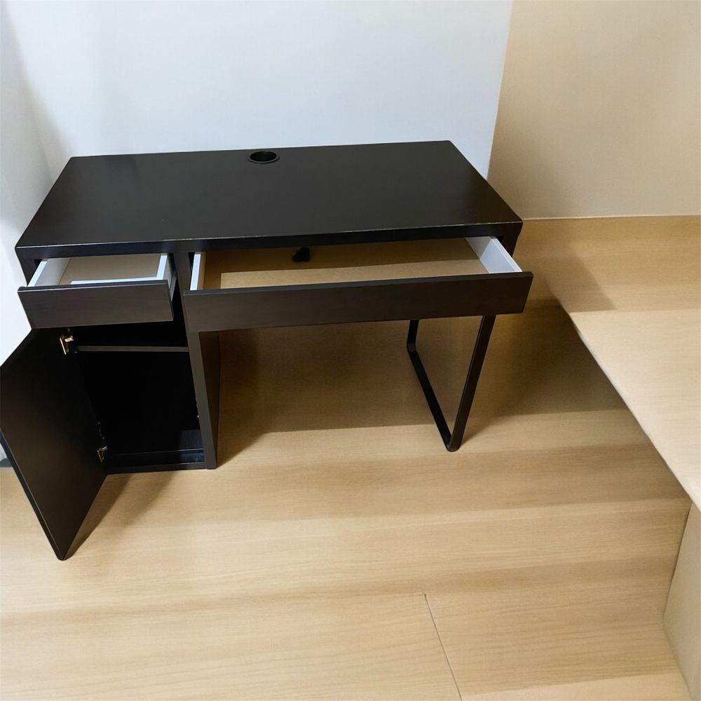 Secretária IKEA MICKE