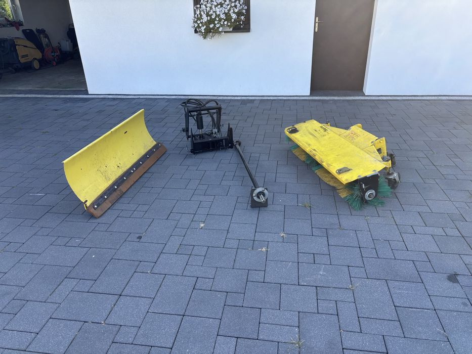 Tuz, zamiatarka,pług do kosiarki john deere