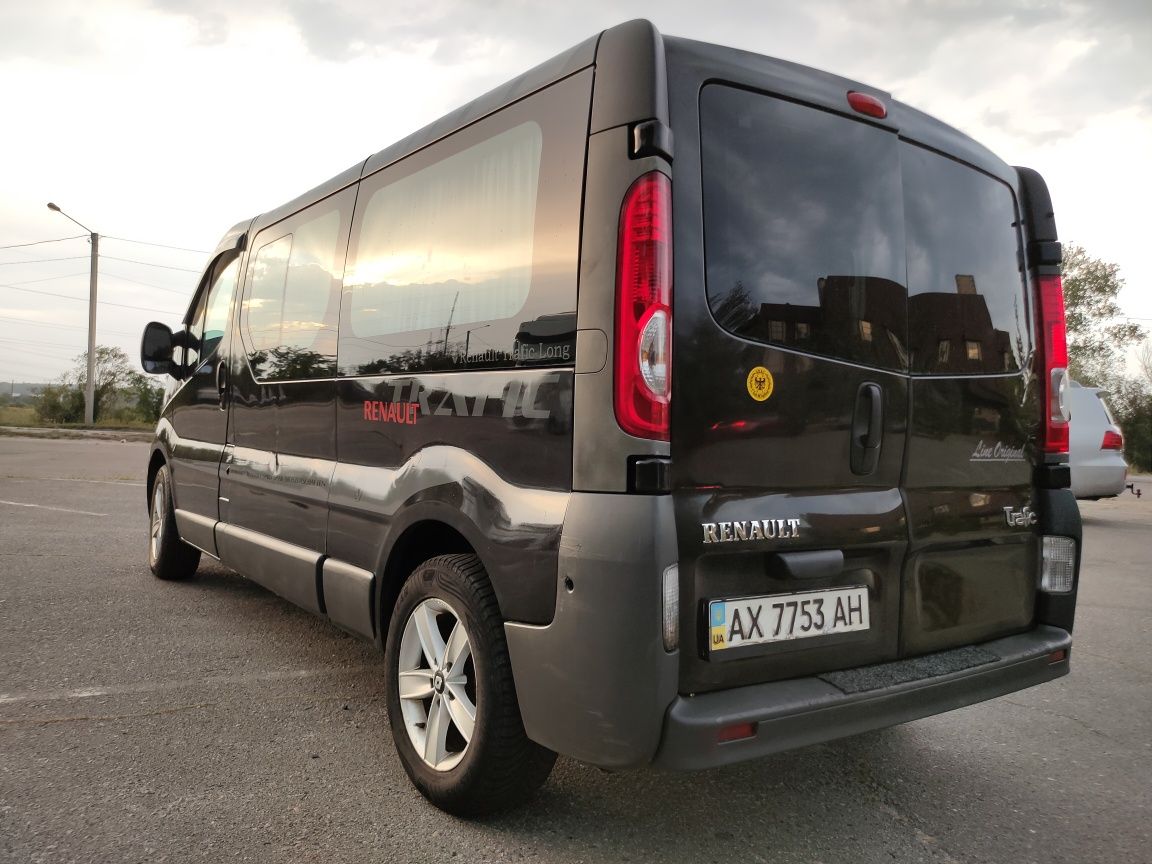 Renault Trafic Long 2,0 груз-пасс 2008 года один хозяин