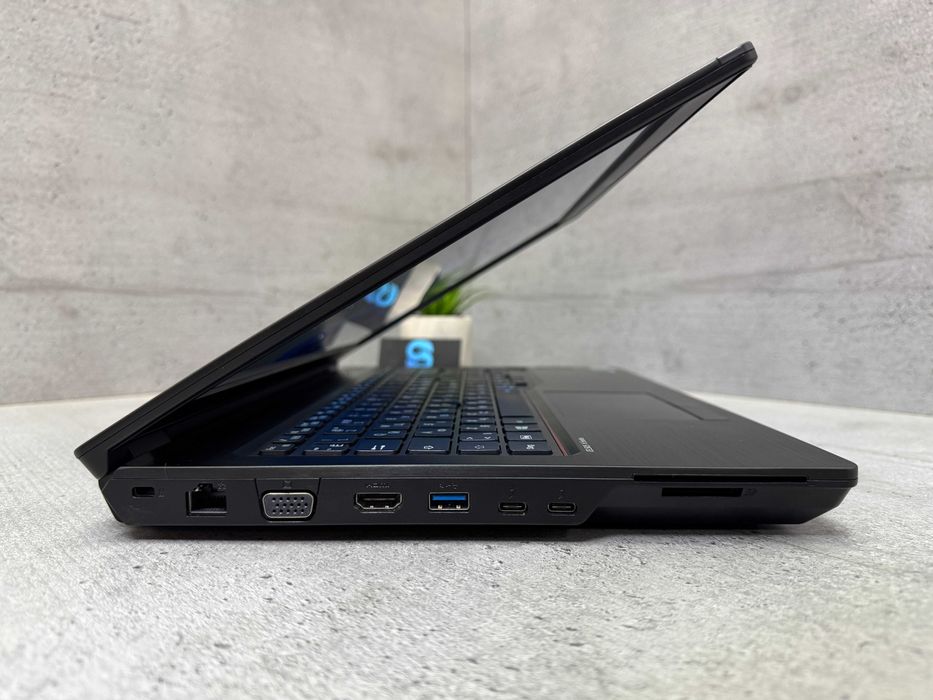 Ігровий ноутбук Fujitsu H780/i7-8750H/15.6"/32gb ddr4/512 ssd/Nvidia