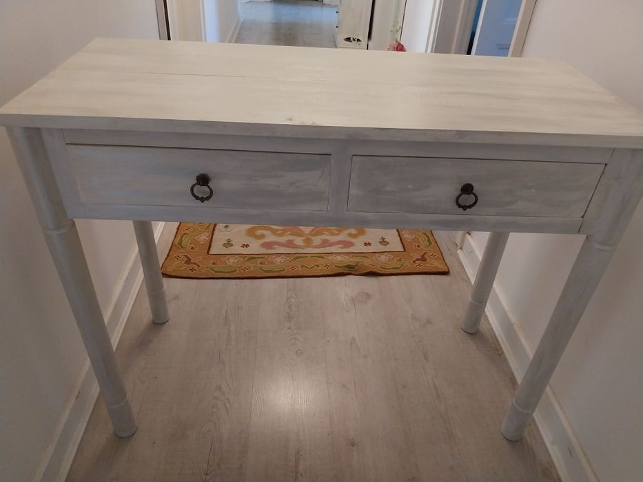 Movel com 2 gavetas, pintado de branco e encerado com cinzento