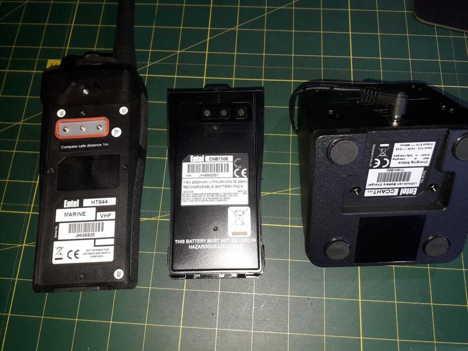 Продам морскую двустороннюю радиостанцию Entel HT644