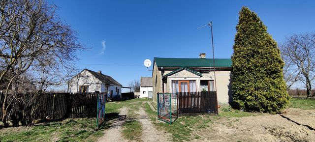 Dom na sprzedaż w Przybysławicach, gmina Klimontów