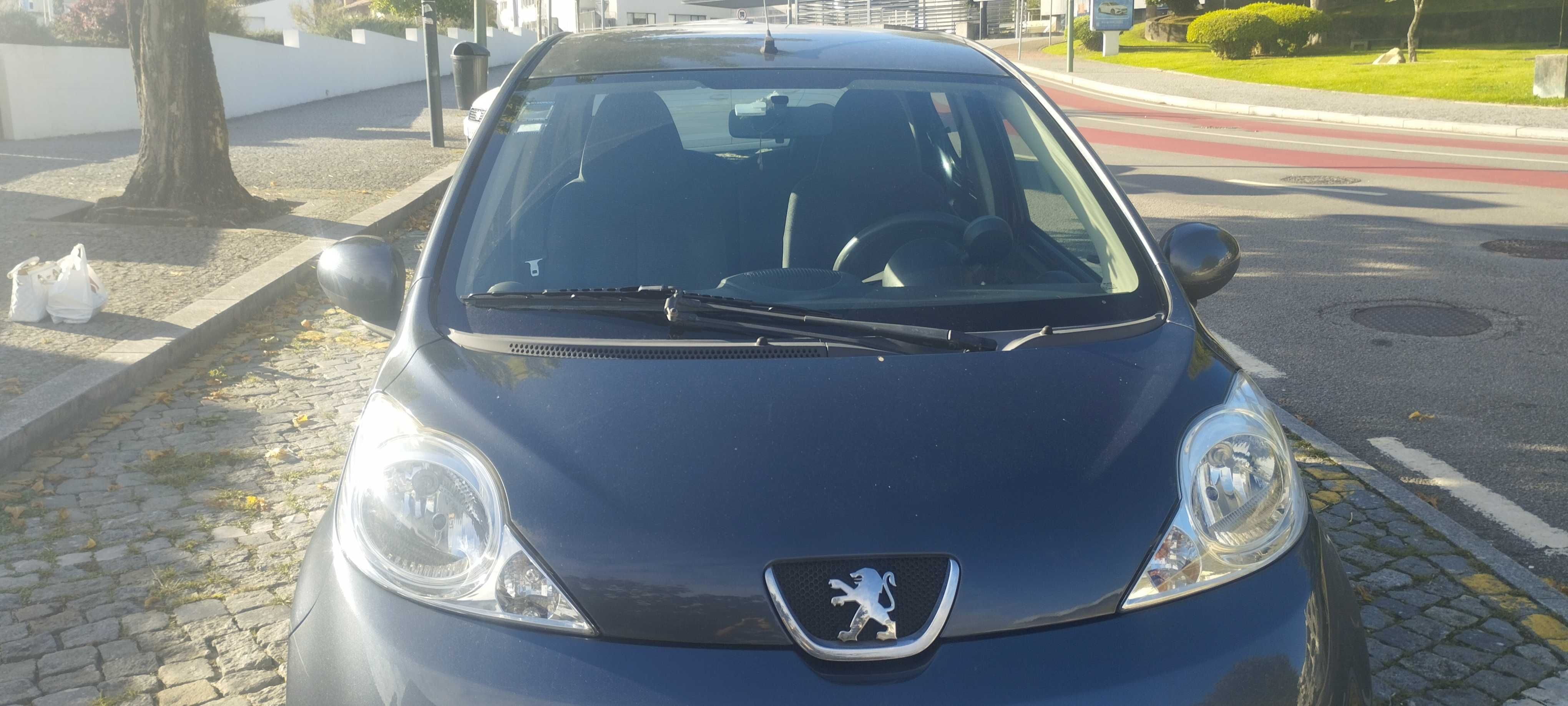 vendo carro usado muito estimado