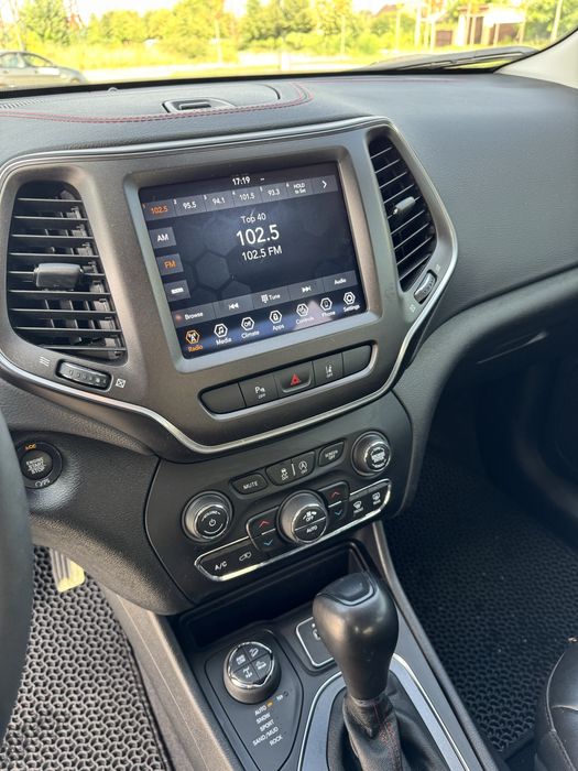 Jeep Cherokee Trailhawk 2021 року