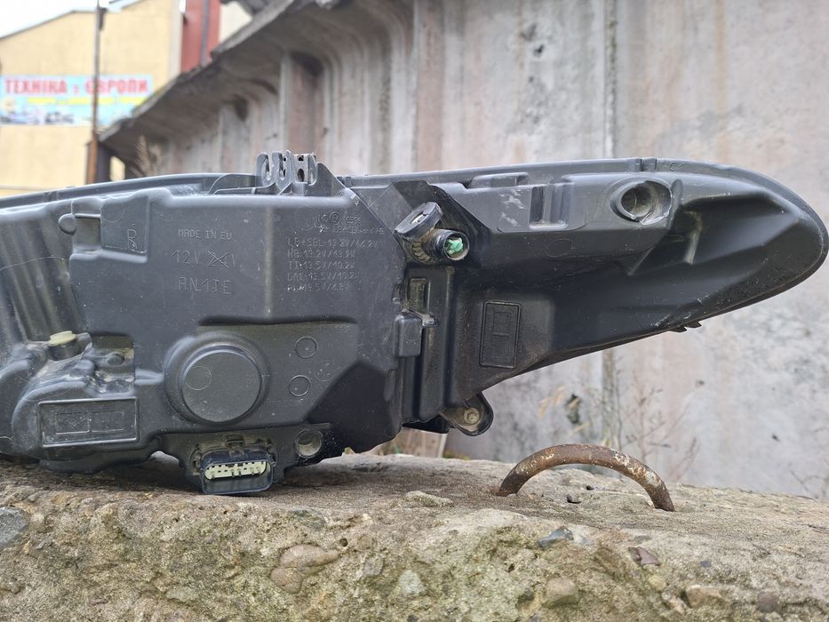 Фара права Форд Мондео МК5 динамічна