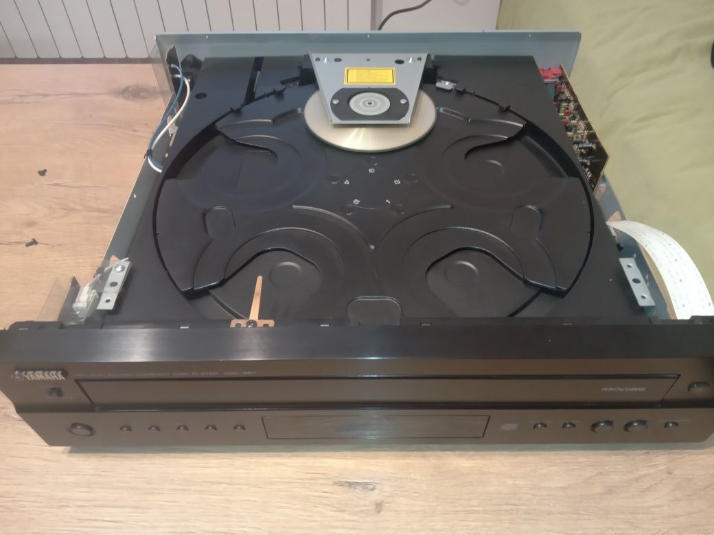 CD Yamaha CDC 697