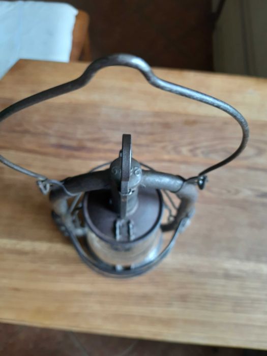 Stara lampa naftowa górnicza 6 D.R.PATENT, oryginalne szkło z napisami