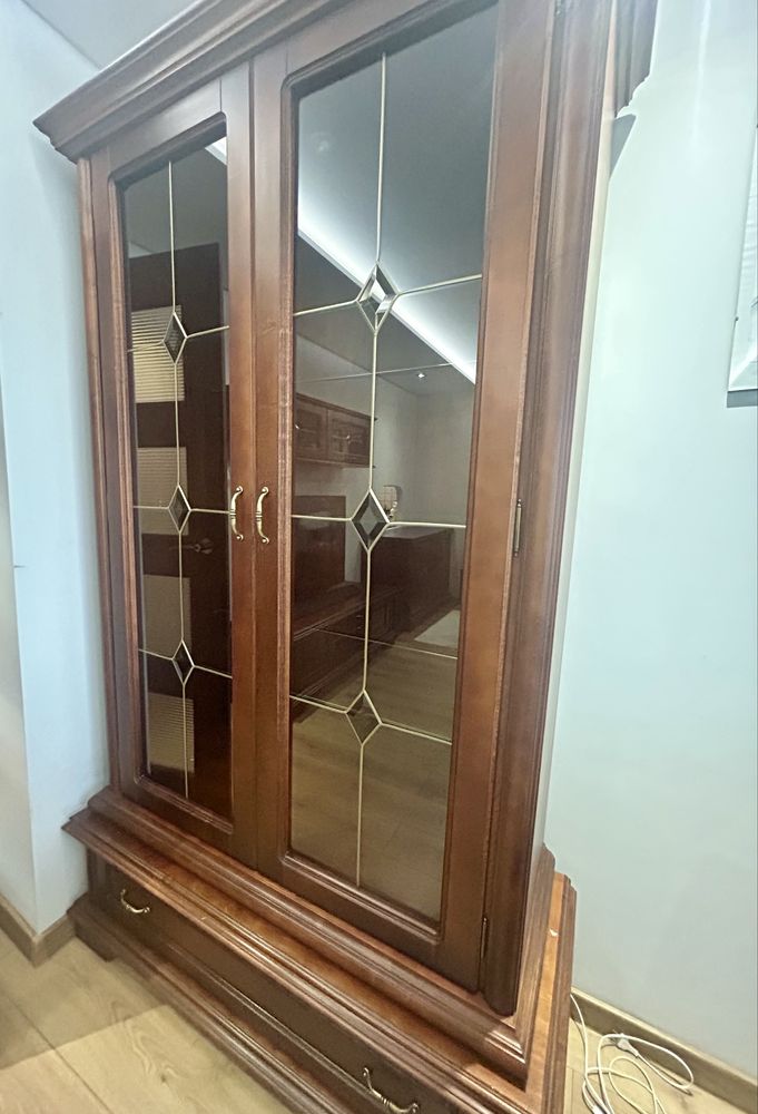 Zestaw mebli drewnianych