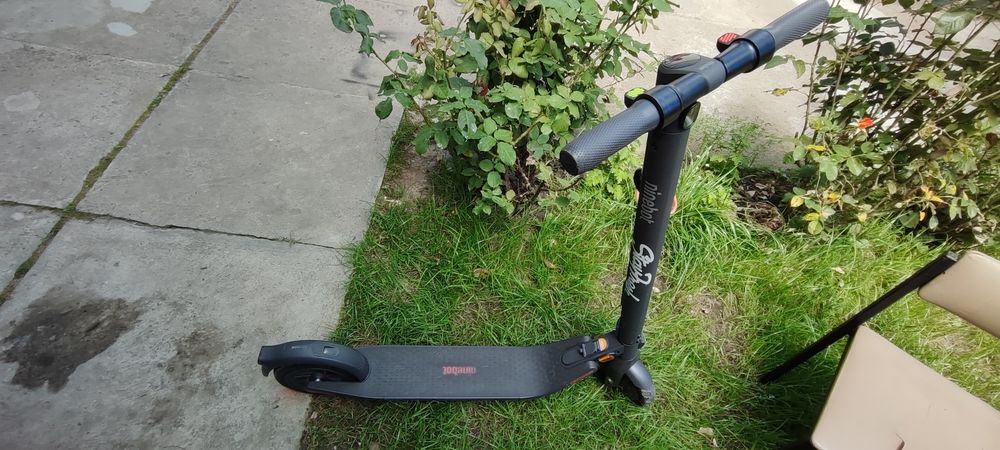 Самокат Ninebot Segway