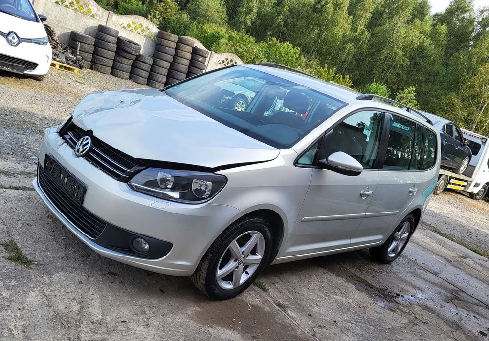 Volkswagen Touran Volkswagen Touran 1,4 TSI 140KM lekko uszkodzony, jedyne 149000km