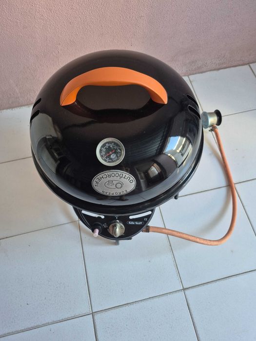 Barbecue a gaz preto