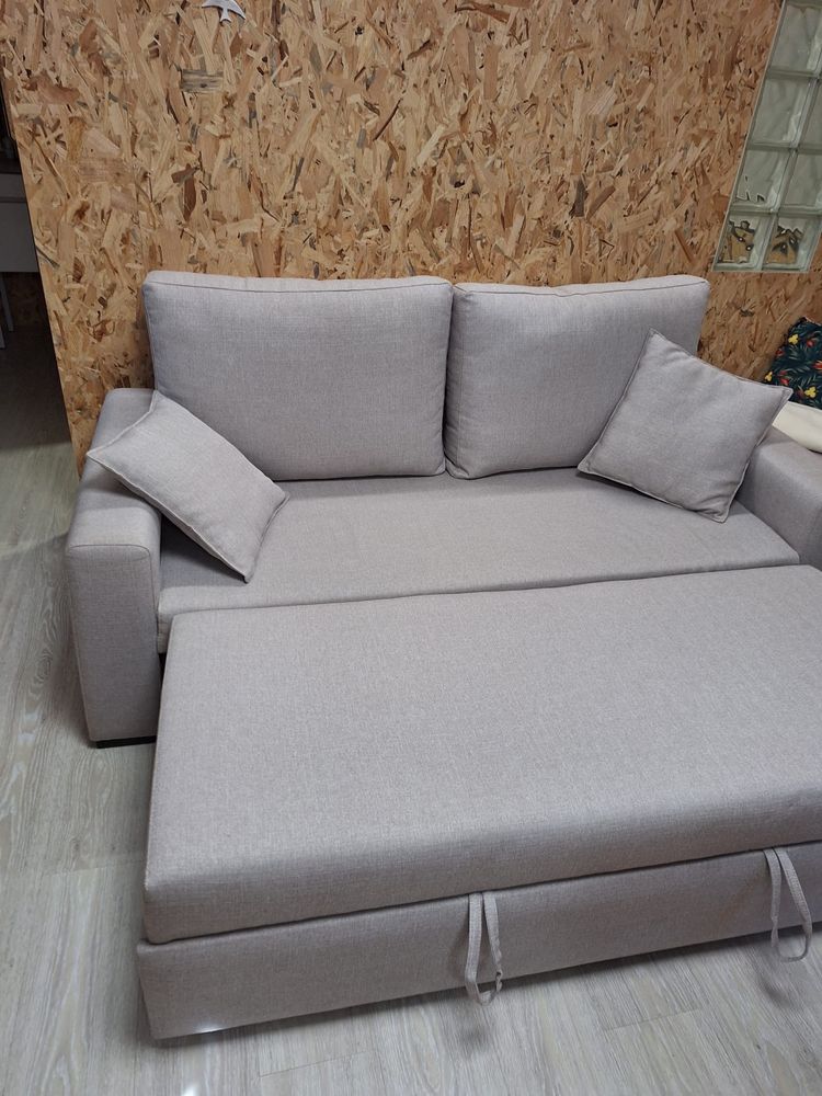 Sofá-cama em tons cinza