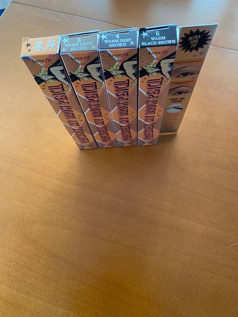 Benefit kredka do brwi Precisley My Brow Pencil