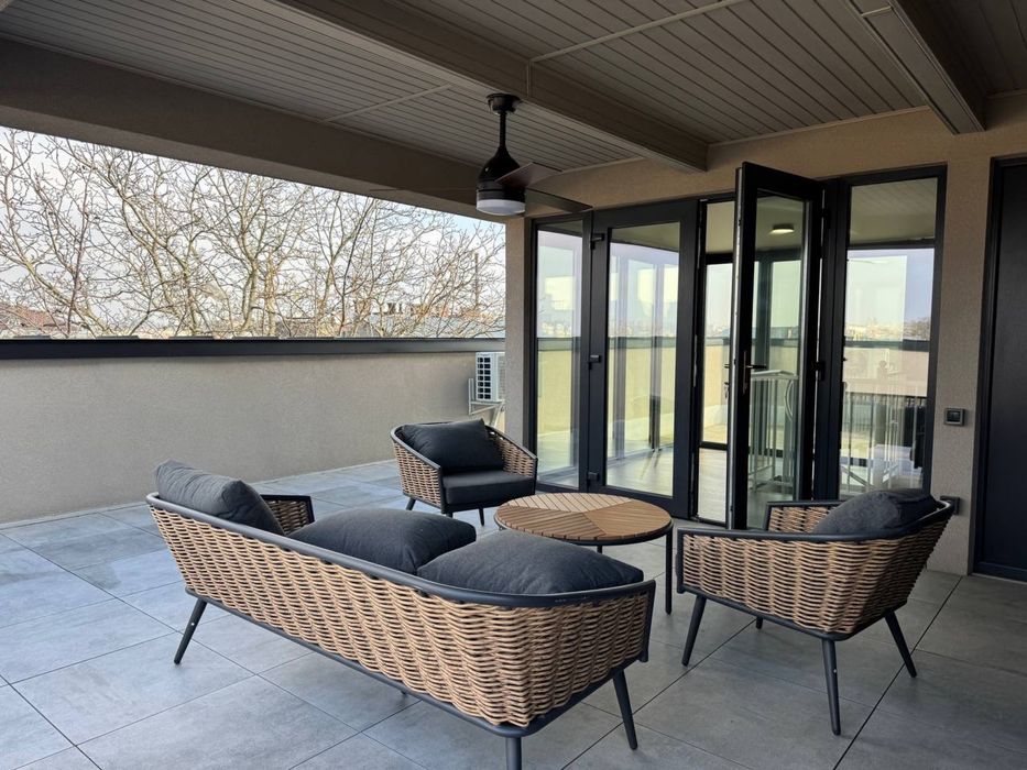 Оренда автономного VIP пентхауса в центрі міста з терасою