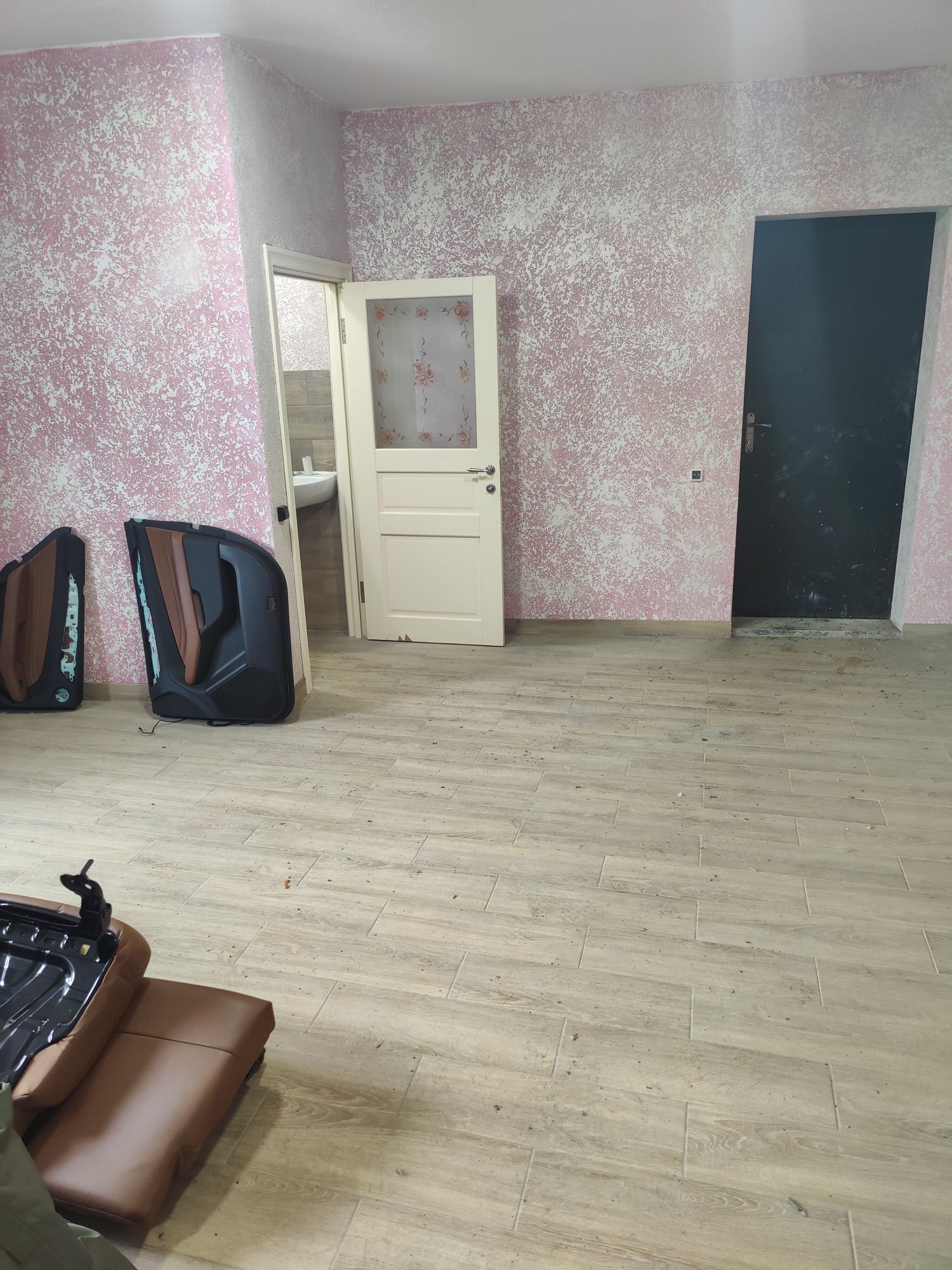 Гараж 130м, 2 поверхи + підвал
