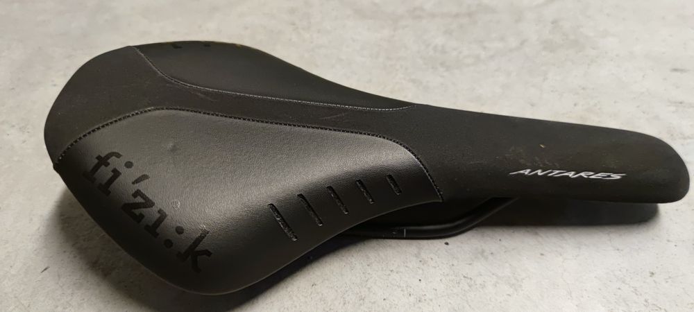 Siodełko Fizik Antares R5 143mm