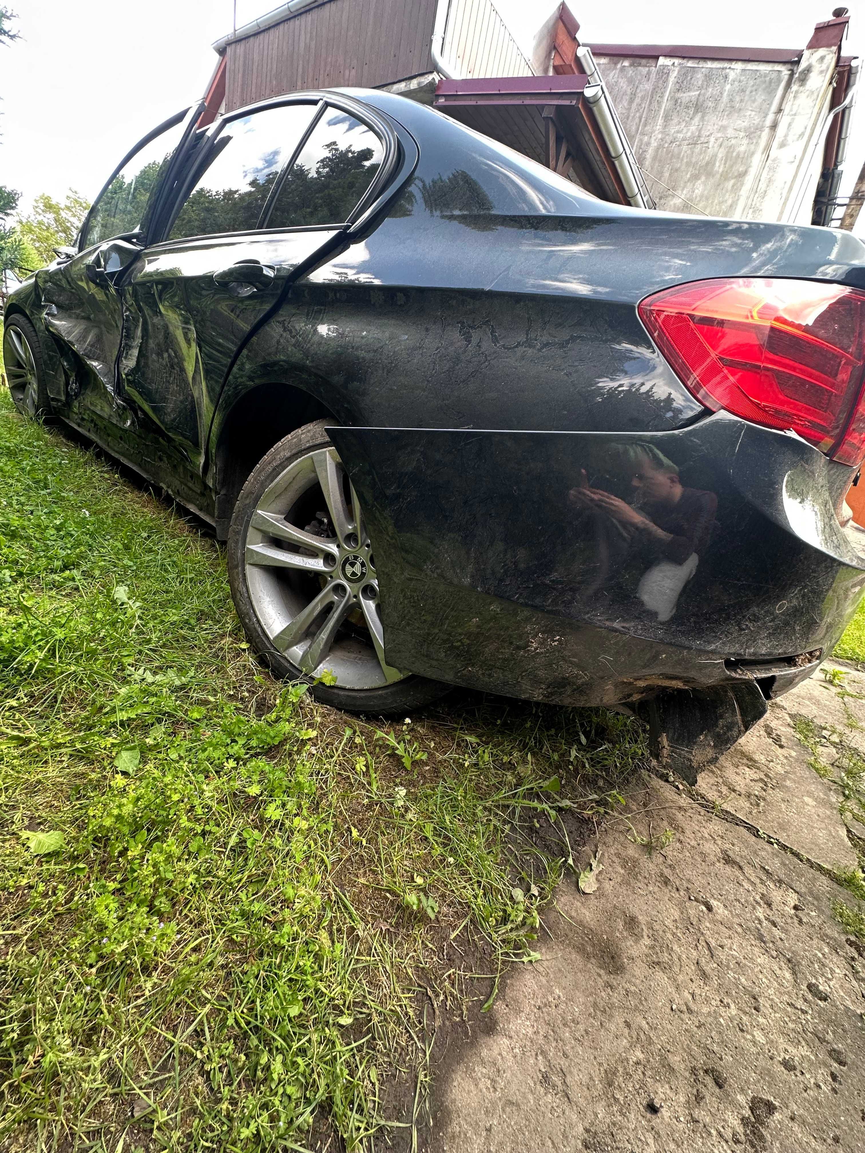 BMW F30, 2012 2.0d Uszkodzone!