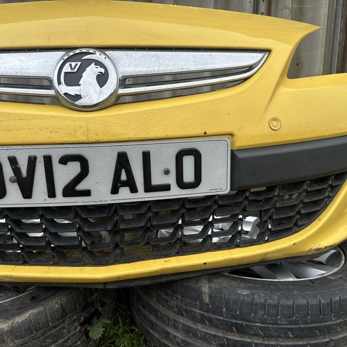 Opel Astra J GTC przedni Zderzak komplet.2012