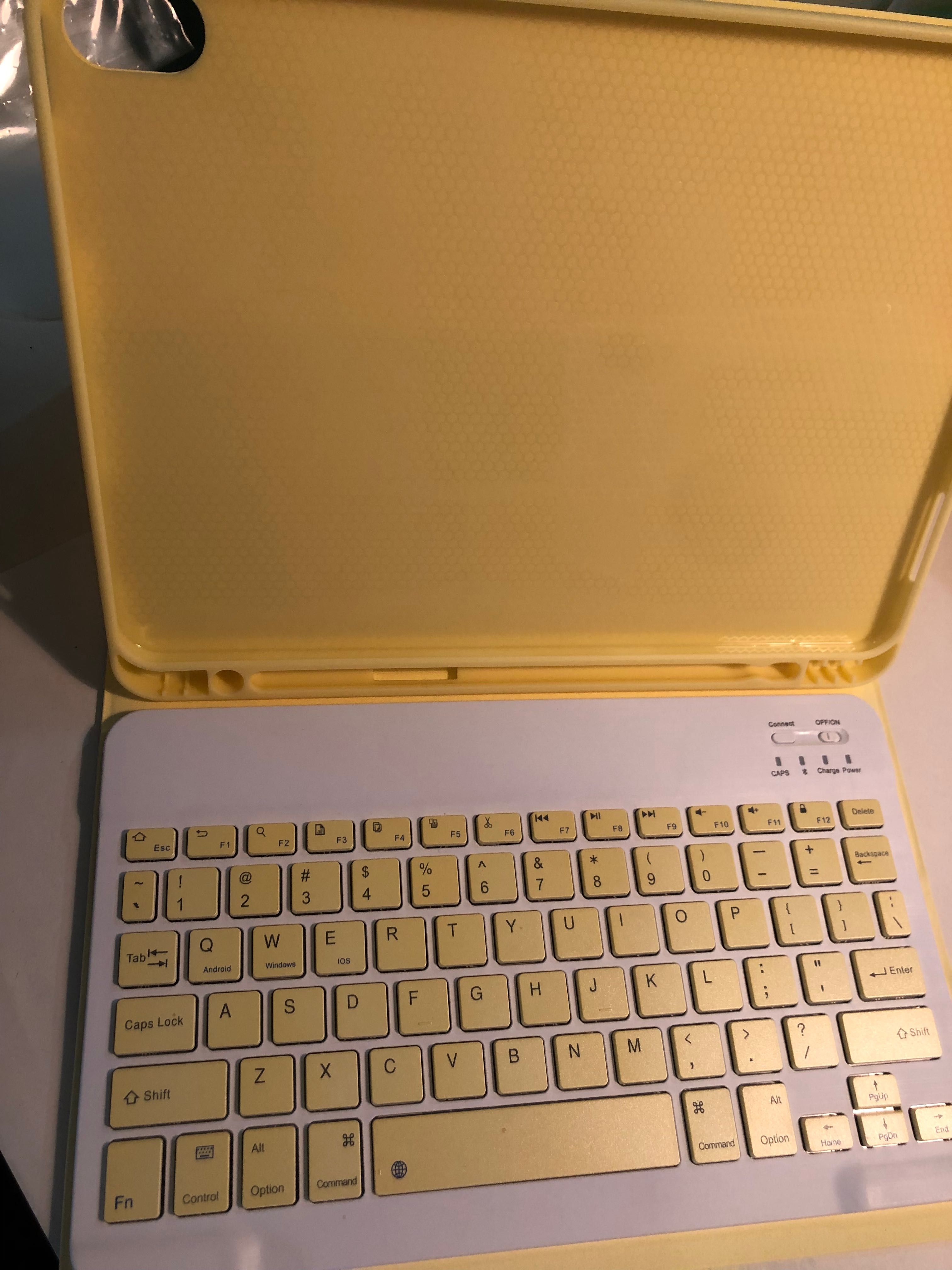 NOVO Capa amarela iPad 10.9 air com teclado