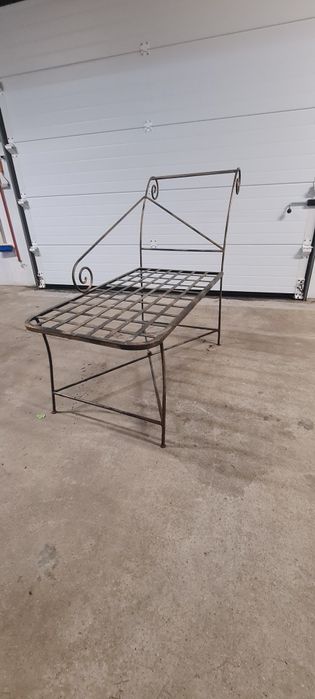 Banco/cama de ferro