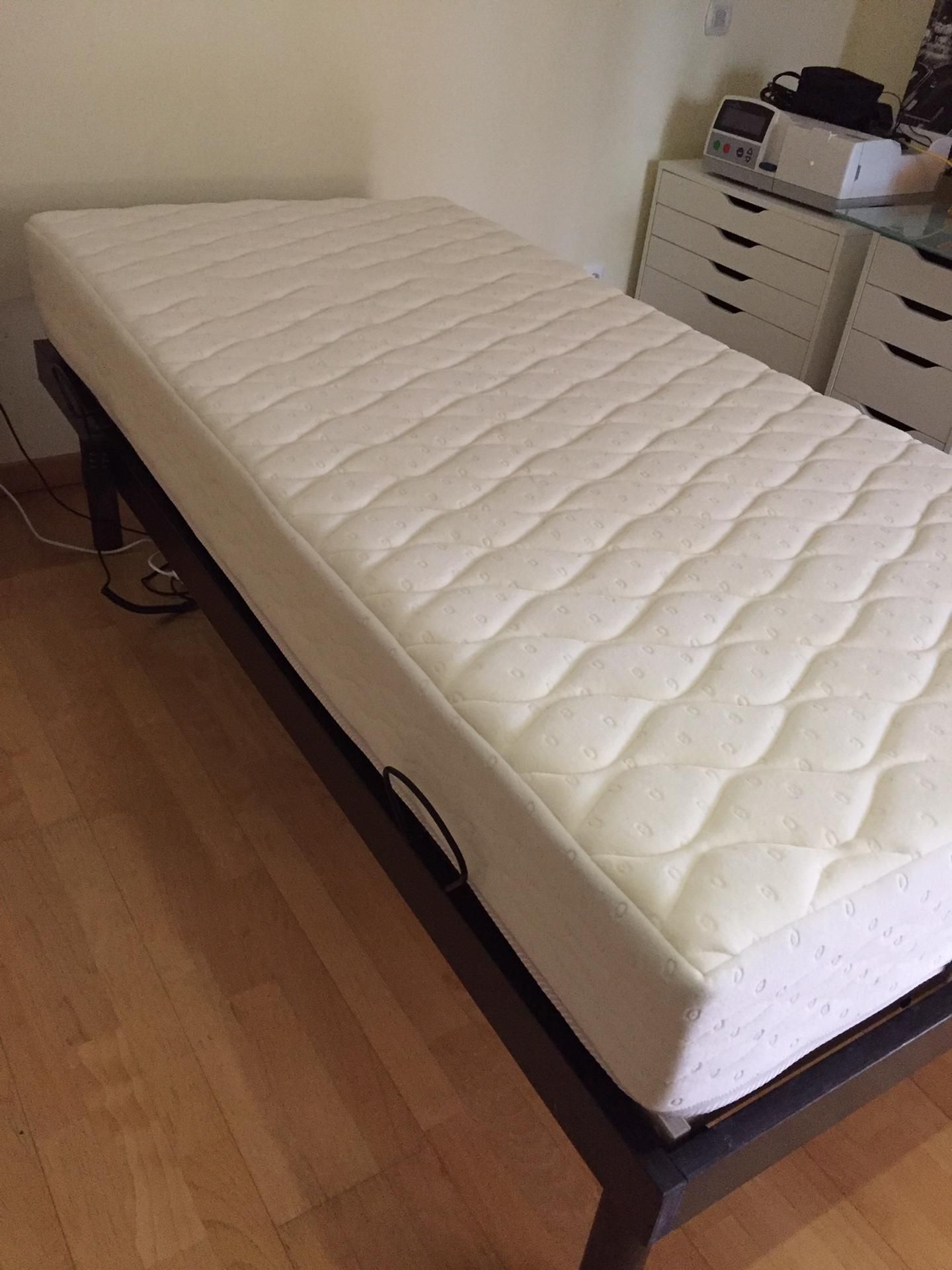 Cama com estrado articulavel e colchão de molas ensacadad