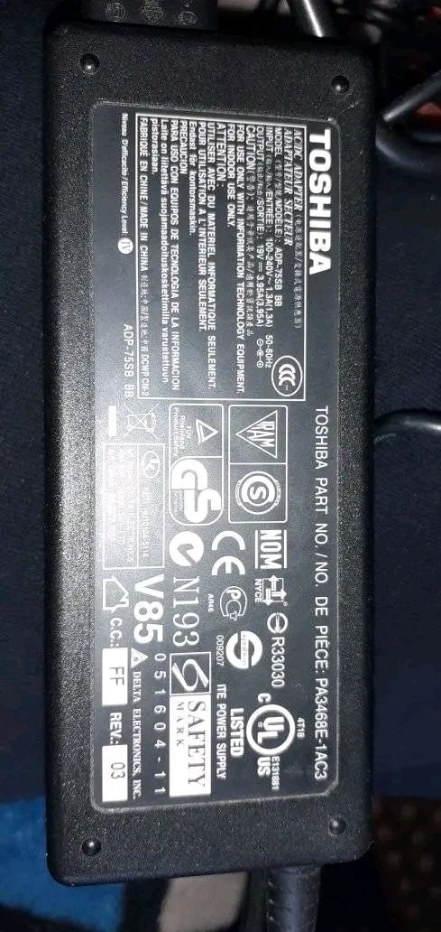 Блок живленя TOSHIBA 19V-3,95A