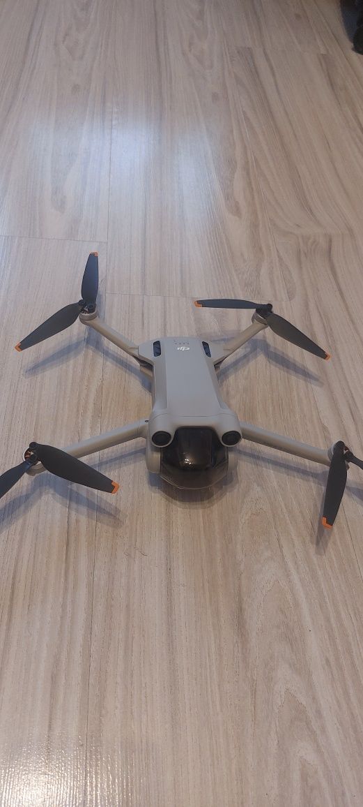 DJI Mini 3 Pro + 2 kontrolery (w tym RC z ekranem) | Stan jak nowy