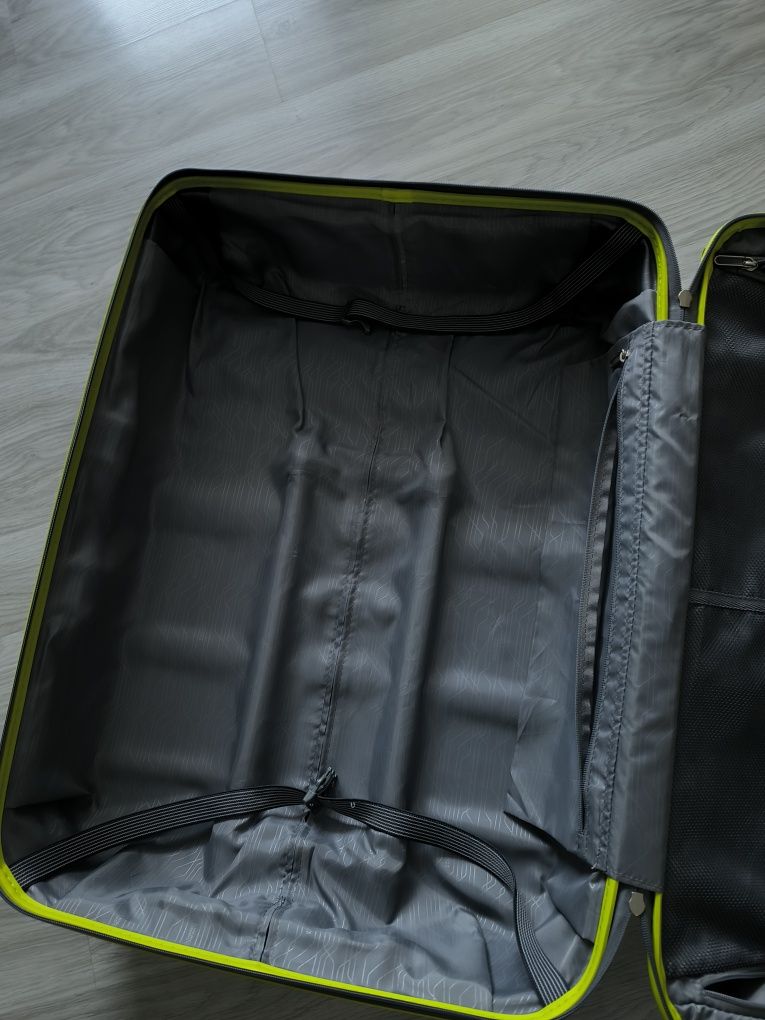 Torba podróżna walizka American tourister L na 4 kółka