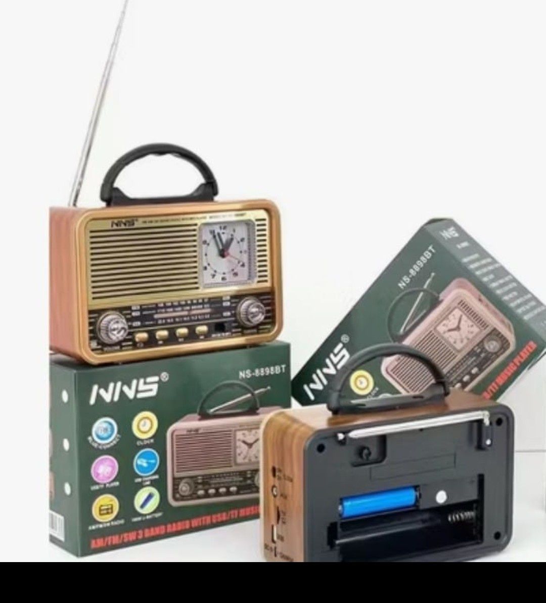 Radio portátil retro com acumulador interno de baterias