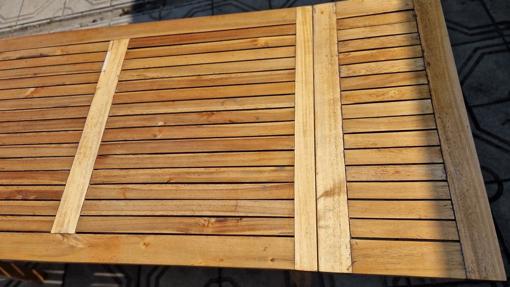 Stół ogrodowy drewniany