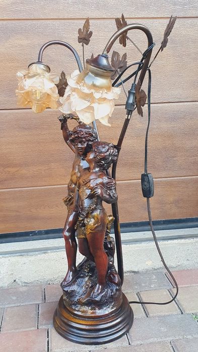 Lampka nocna  sygnowana August Moreau