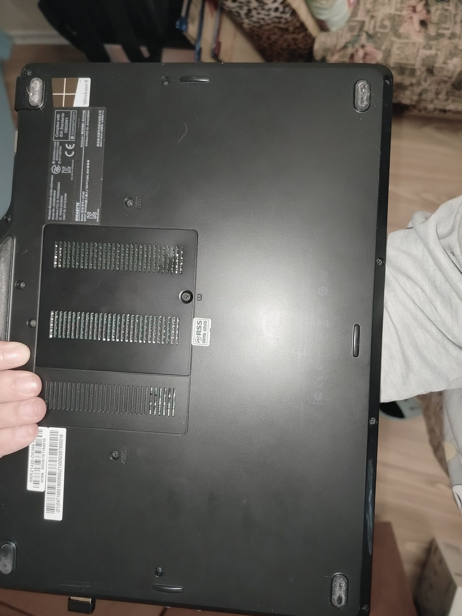 Ноутбук gigabyte