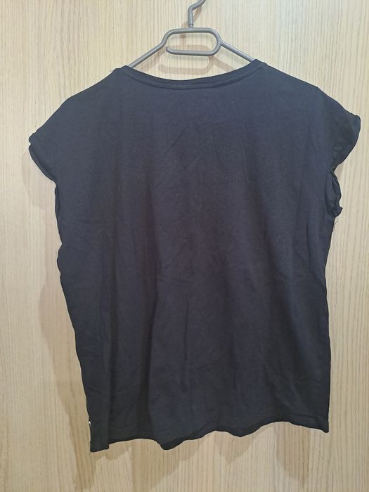 (1143) T-shirt damski r.M Reserved