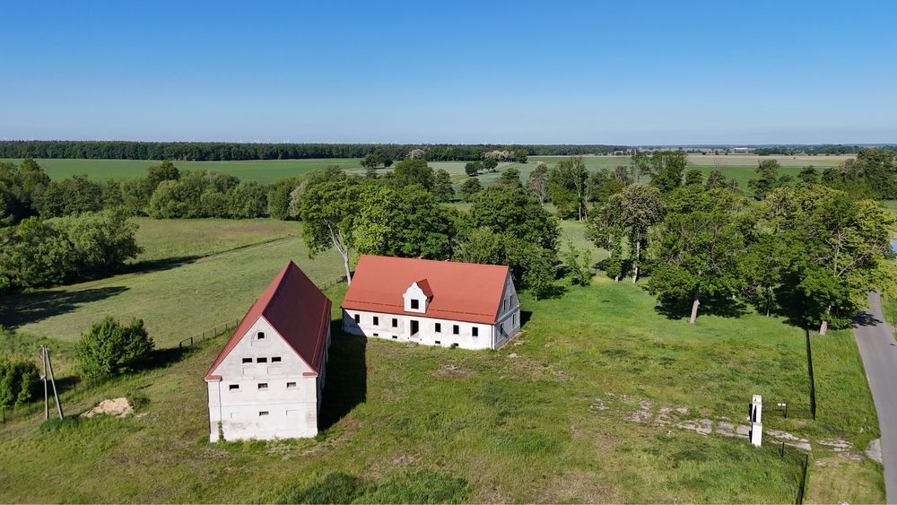 Sprzedam nieruchomość dworek w parku ze stawem