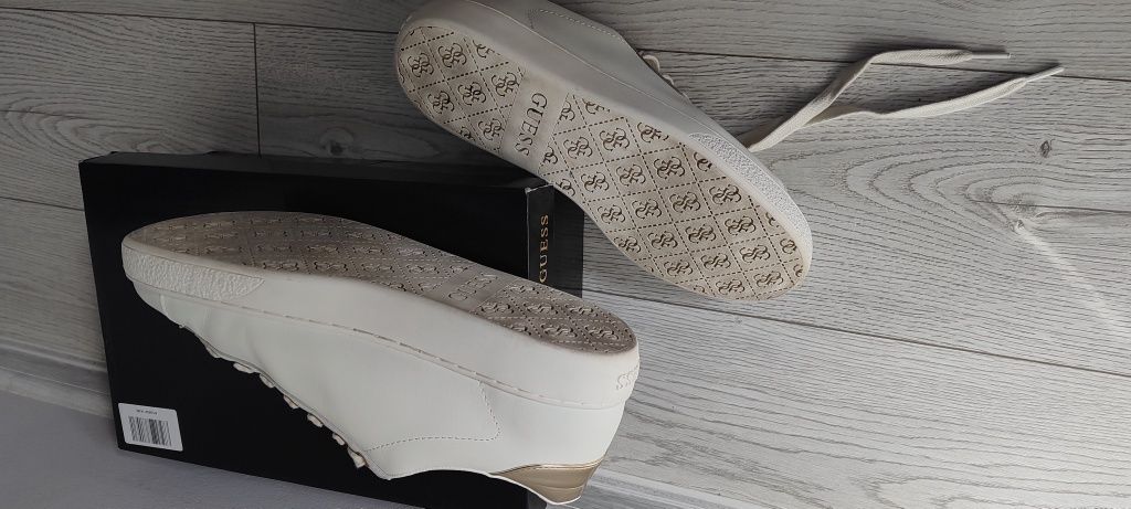 Sneakersy guess białe r. 38